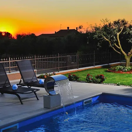 Villa Tea Novigrad By Awaytocroatia *